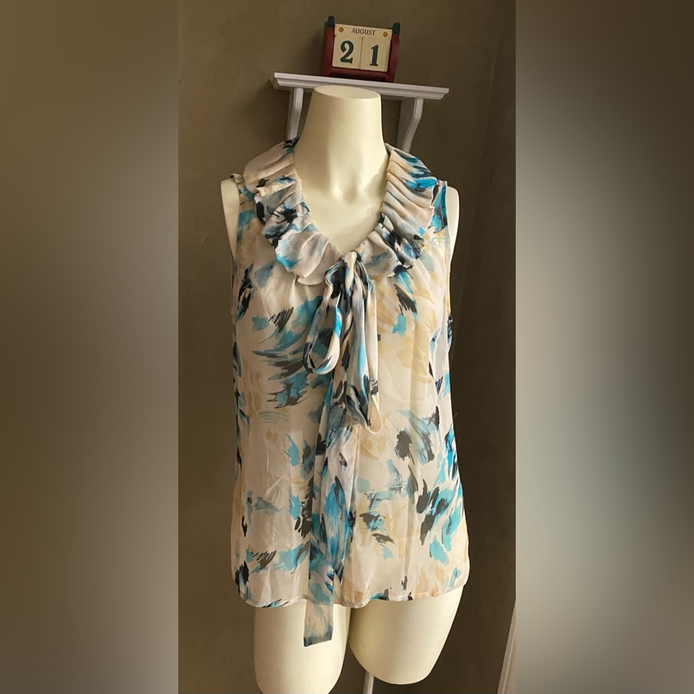 Antonio Melani Silk Blouse, Women’s size S, Sleeveless, Ruffle collar